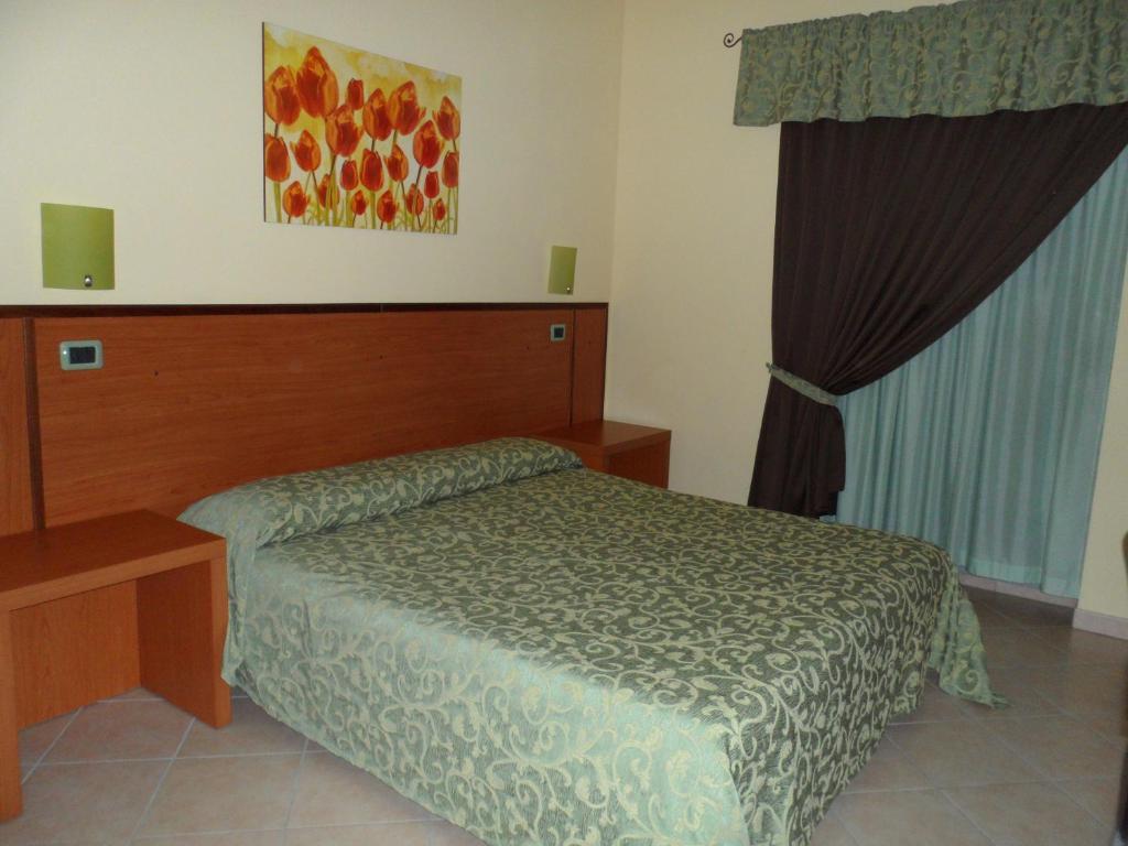 Da Santo Hotel Ristorante Pizzeria Феррара Номер фото
